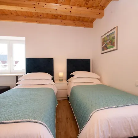 Lighthouse Apartman