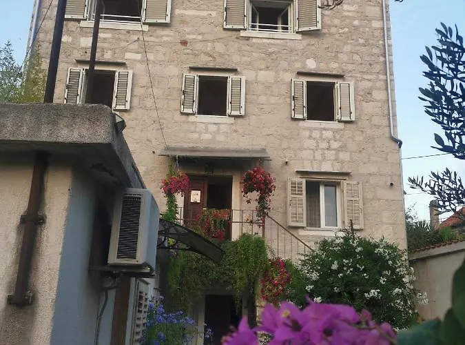 Lighthouse Апартаменти