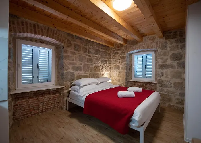 Апартаменти Lighthouse Спліт