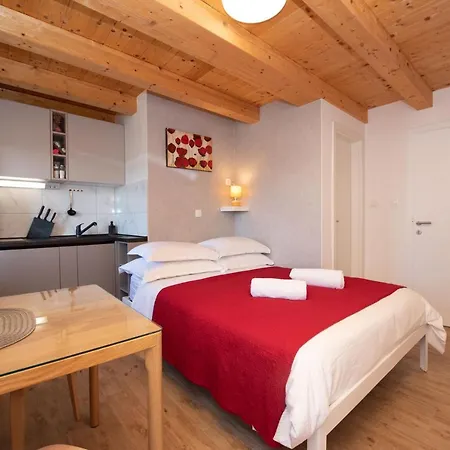 Lighthouse * Сплит