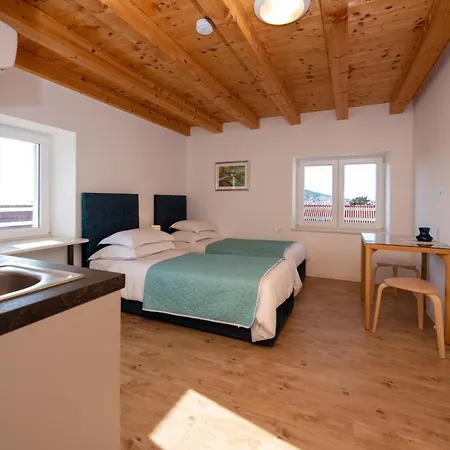 Lighthouse * Σπλιτ